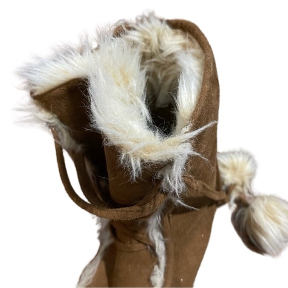 JESSICA SIMPSON || Slippers | Warm Faux Fur Indoor Boot Slippers || size M (7-8) - Picture 5 of 7